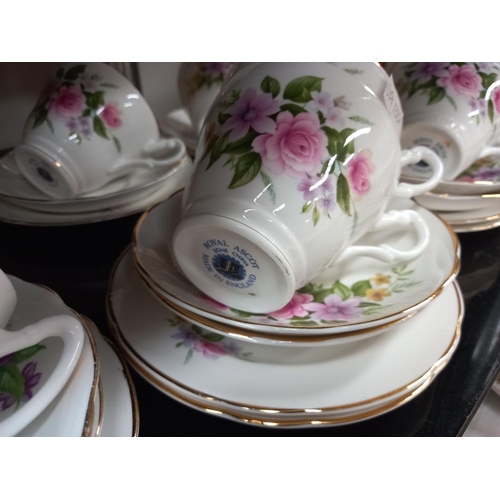 1043 - 2 vintage tea sets & a part vintage tea set