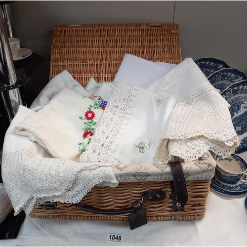 1048 - A John Lewis (Waitrose) picnic basket & 5  good tablecloths COLLECT ONLY