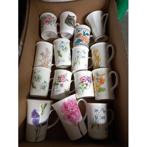 1075 - A box of  mugs