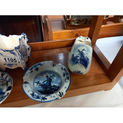 1105 - 5 pieces of blue and white Delft ware