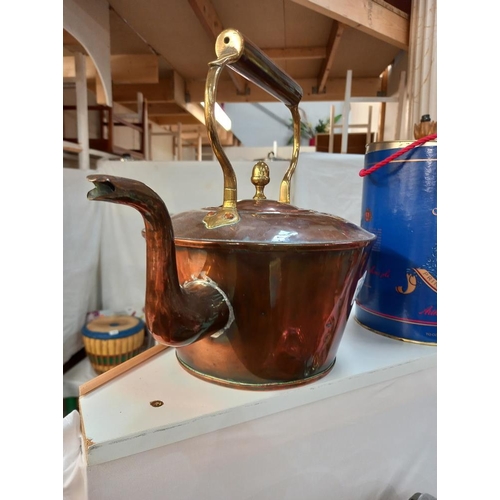 1147 - A Victorian/Edwardian copper kettle