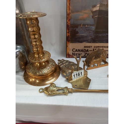 1161 - A selection of brassware including Lincoln Cathedral door knocker & cat toasting fork etc.