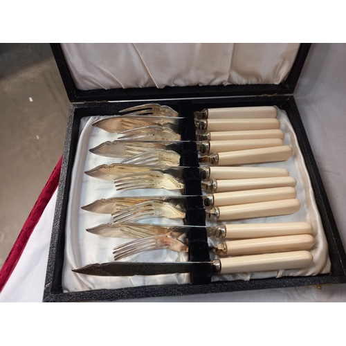 1163 - A quantity of vintage sets of cutlery COLLECT ONLY