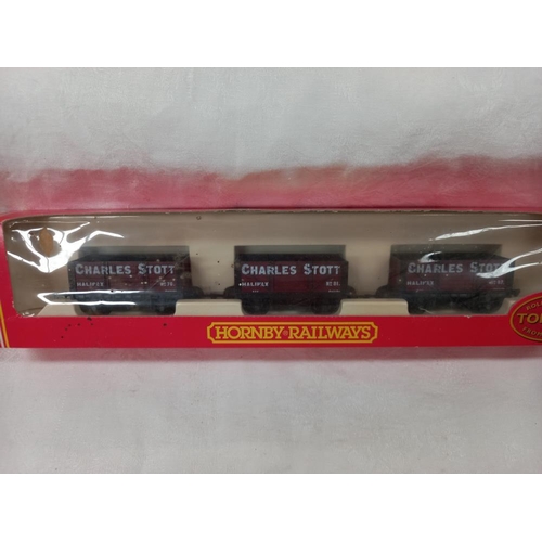 1216 - 8 boxed Bachmann Hornby '00' rolling stock including multi packs & Bachmann H0 cable car