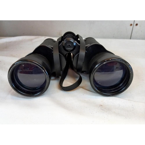 1237 - A 10 x 50 set of binoculars