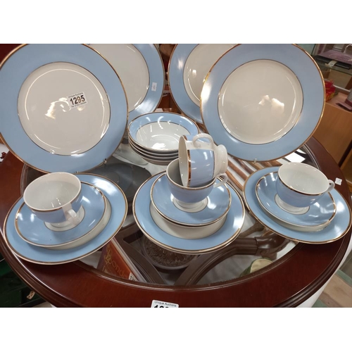 1295 - A modern blue & white with gilt lining Doulton dinner set COLLECT ONLY