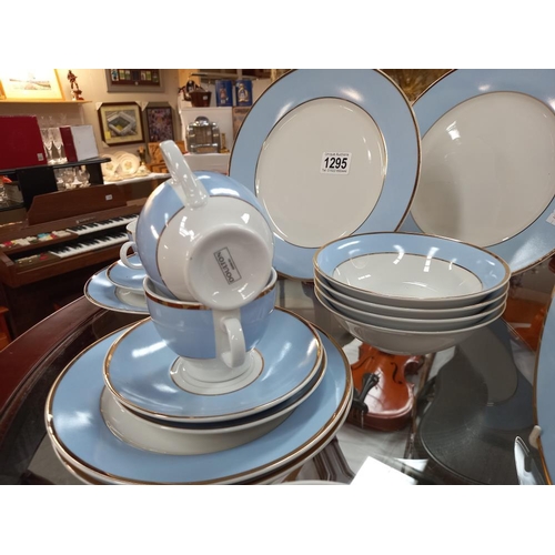 1295 - A modern blue & white with gilt lining Doulton dinner set COLLECT ONLY