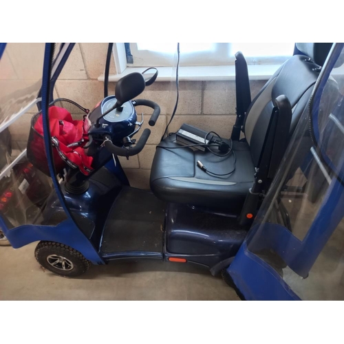 1309 - An Excel Galaxy 21mobility scooter with key & charger (appears to charge but won't drive may need a ... 