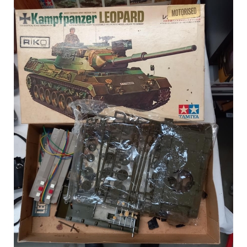 114 - 5 boxed Tamiya 1/35 scale military vehicles, British army chieftain MK5 box empty, Leopard and Jeep ... 