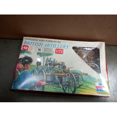 96 - A large box of plastic soldiers and military vehicles