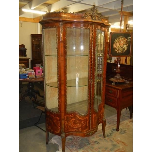 1667 - A superb quality ormolu mounted etegere/display cabinet, COLLECT ONLY.