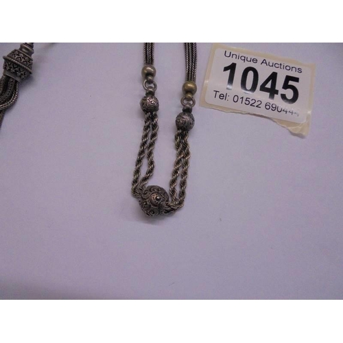 1045 - A Victorian housekeeper's chatelain chain.