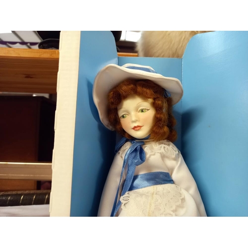 27 - 2 Royal Doulton boxed Kate Greenaway dolls, big sister DN18 and small sister DN19