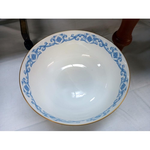 47 - A Royal Worcester blue and white bowl commemorating 250th anniversary of the London hospital 1740-19... 