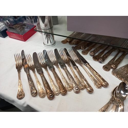 78 - A good lot of Kings pattern cutlery