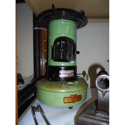 511 - A vintage Valor Minor stove, shoe lasts, mouse doorstop etc., COLLECT ONLY.