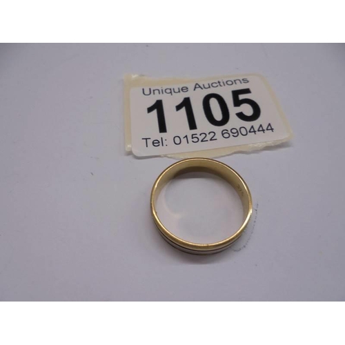 1105 - A 9ct gold wedding ring, size P, 2.5 grams.