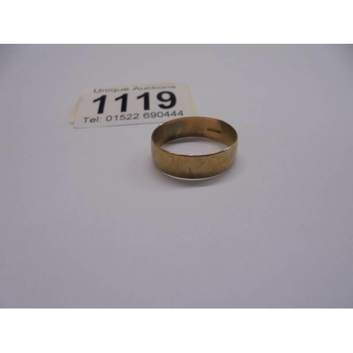 1119 - A 9ct gold buckle ring size Q and a 9ct gold wedding ring size T, 7.8 grams total.