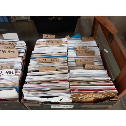 827 - 5 boxes of 45's, all 70's, very nice lot COLLECT ONLY