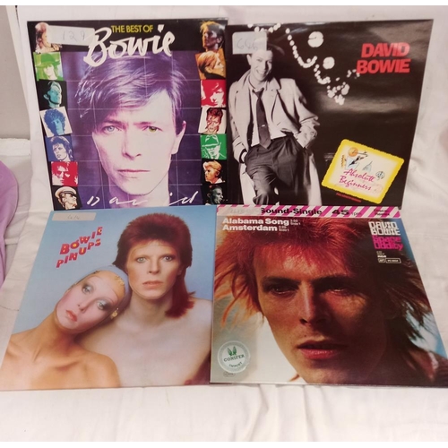 846 - A quantity of David Bowie albums & 12