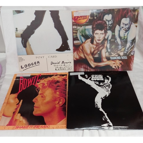 846 - A quantity of David Bowie albums & 12