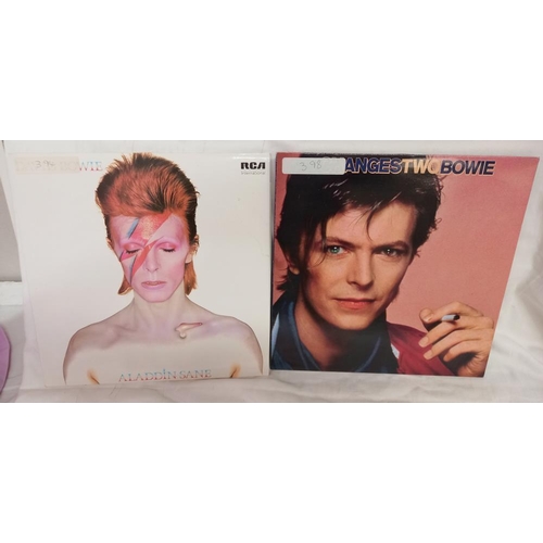 846 - A quantity of David Bowie albums & 12