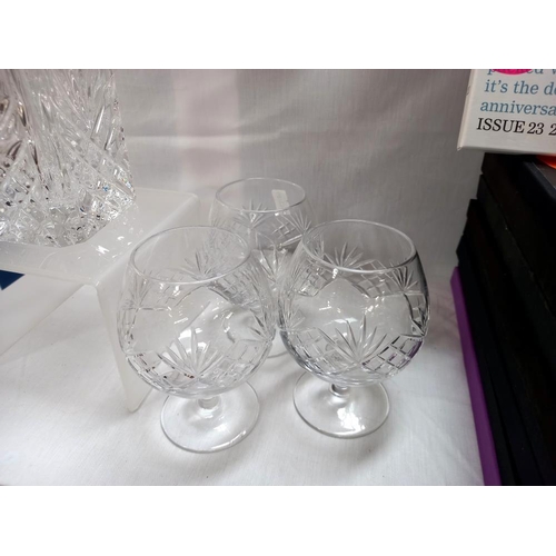 113 - A glass decanter and 6 glasses