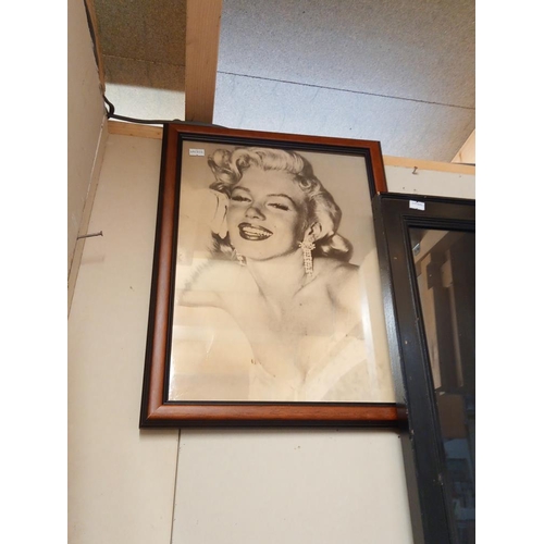 160 - A quantity of framed and glazed Marilyn Monroe pictures etc including a glass example COLLECT ONLY