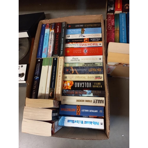 197 - A good lot of paperback novels 2 boxes COLLECT ONLY