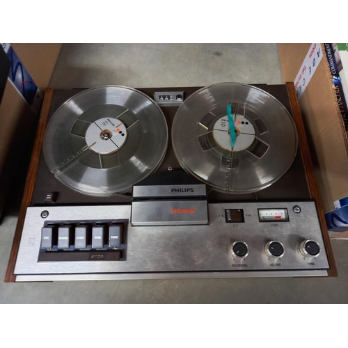 198 - A Philips 4 track N4307 COLLECT ONLY