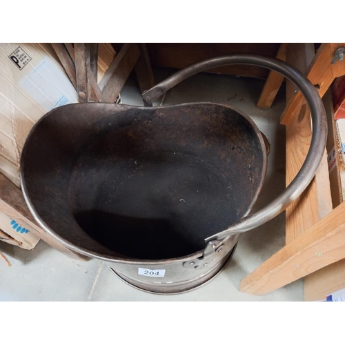 204 - A good quality coal scuttle COLLECT ONLY