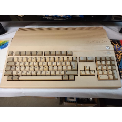 221 - A boxed Commodore Amiga 500 etc(this was working when last used in 2016 and has been stored away sin... 