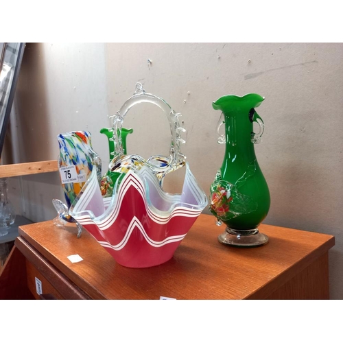 75 - 5 pieces of coloured art glass including handkerchief bowl, Romanian glass fish vase, basket etc COL... 