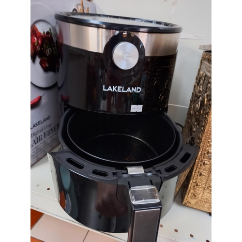 91 - A boxed Lakeland digital crisp air fryer (model 62802) COLLECT ONLY