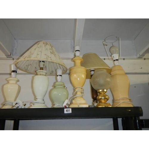 401 - A mixed lot of table and bedside lamps. COLLECT ONLY.