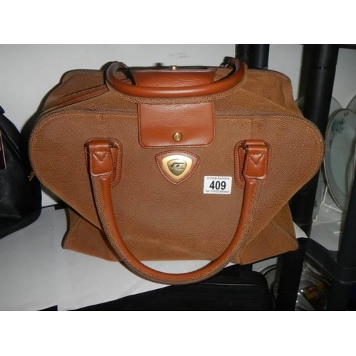 409 - A good quality 'IT' holdall.