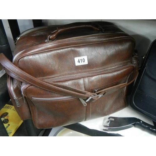 410 - A good quality holdall.