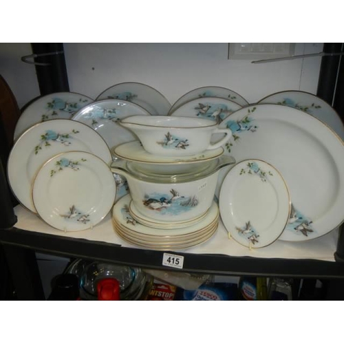 415 - Approximately 20 pieces of vintage Pyrex dinner ware, COLLECT ONLY.