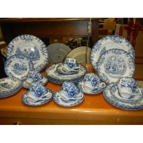 628 - Approximately 28 pieces of blue and white table ware, COLLECT ONLY.