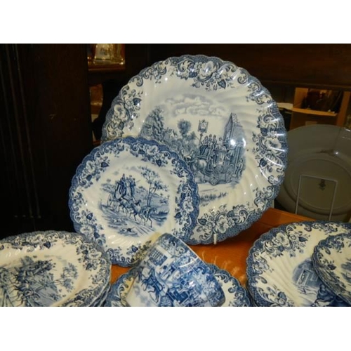 628 - Approximately 28 pieces of blue and white table ware, COLLECT ONLY.