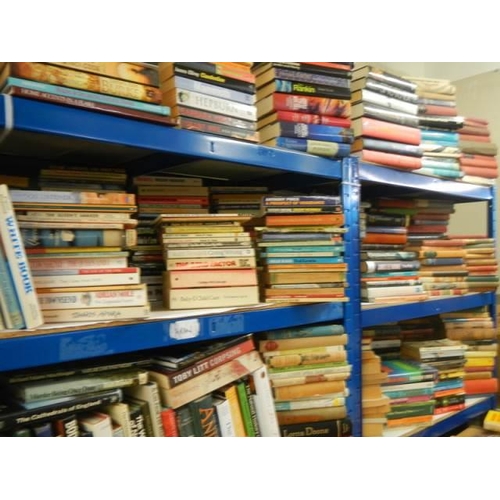 630 - A large quantity of unsorted books, fifteen shelves, COLLECT ONLY.