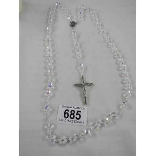 685 - A glass bead rosary.