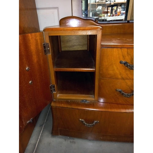 250 - A 1930's walnut veneered 3 piece bedroom suite COLLECT ONLY