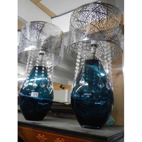 1575 - A good pair of glass table lamps, COLLECT ONLY.