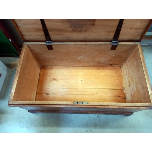 375 - A 19th/20th century pine tool box COLLECT ONLY