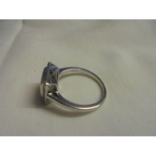 1029 - A 1ct white gold diamond ring, size N, 4.18 grams.