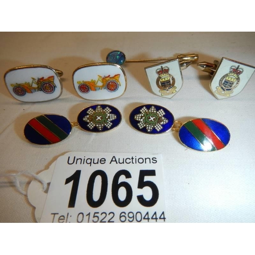 1065 - Three pairs of good quality cuff links.