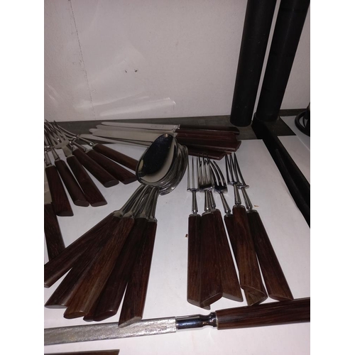 2426 - A good lot of matching cutlery including cake slice & forks COLLECT ONLY