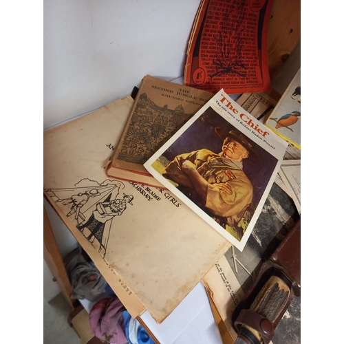 2436 - A quantity of vintage scouting books, Girl guide items, badges, belt and knives