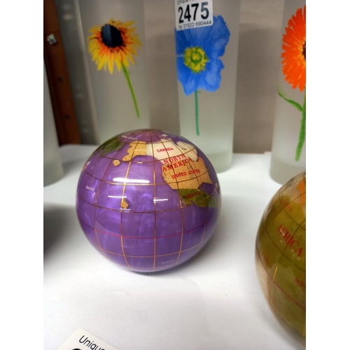 2476 - 3 decorative globe paperweights